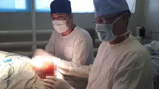 Гигантскую опухоль удалили новорожденному в Алматы