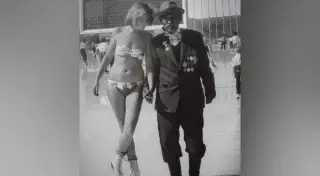 В купальнике и на коньках. История "Медеу" и "Чимбулака" на снимках казахстанского фотографа