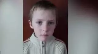 Больше месяца ищут родных мальчика-попрошайки в Караганде