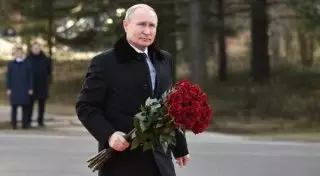 Путин: "Мы заткнем рот тем деятелям за бугром, кто пытается переиначить историю"