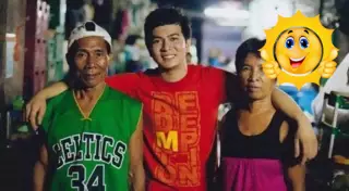 Приемный сын отблагодарил родителей, вытащив их из нищеты