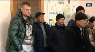 Год выбивают зарплату строители мостов в Алматы