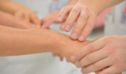 Привычка грызть ногти едва не стоила шотландцу жизни