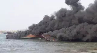 Четыре корабля сгорели в порту Ирана