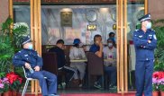 "Город вымер". Более 100 казахстанских туристов застряли на Хайнане
