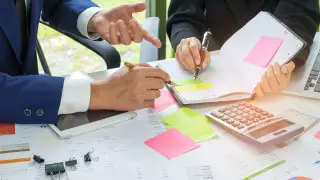 Мамин дал недельный срок акимам и министрам для предложений по сокращению бюджетных расходов