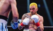 Боксер укусил соперника во время боя и заработал штраф