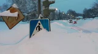 В казахстанском городе выпало 3,5 метра снега