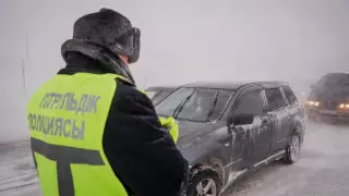 В Казахстане могут ввести штрафы за выезд на закрытые трассы