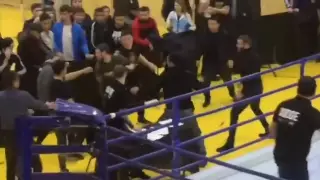 Потасовка на турнире по ММА в Нур-Султане попала на видео