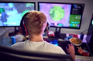 Запретить смартфоны в школах и ограничить онлайн-игры предложила депутат