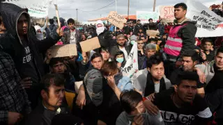 Грекиядағы ереуіл: босқындардың талабына гректер неге қарсы шықты?