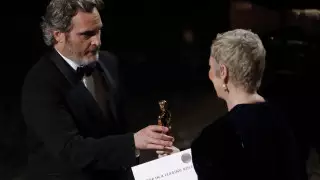 Хоакин Феникс получил "Оскара" как лучший актер
