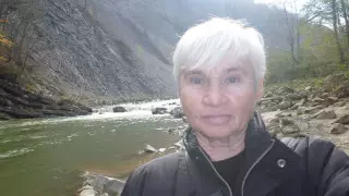 70-летняя автостопщица из Москвы покоряет Казахстан