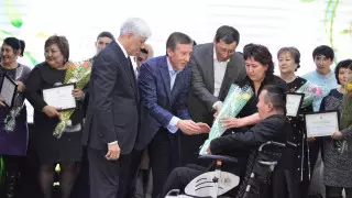 Многодетные матери и инвалиды получили бесплатное жилье в Капшагае