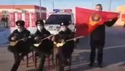 "Аузымыздан тастамайық масканы". Қытайдағы қазақ полицейлері ән салды
