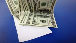 Крупную сумму денег украли у летевшего в Нур-Султан пассажира