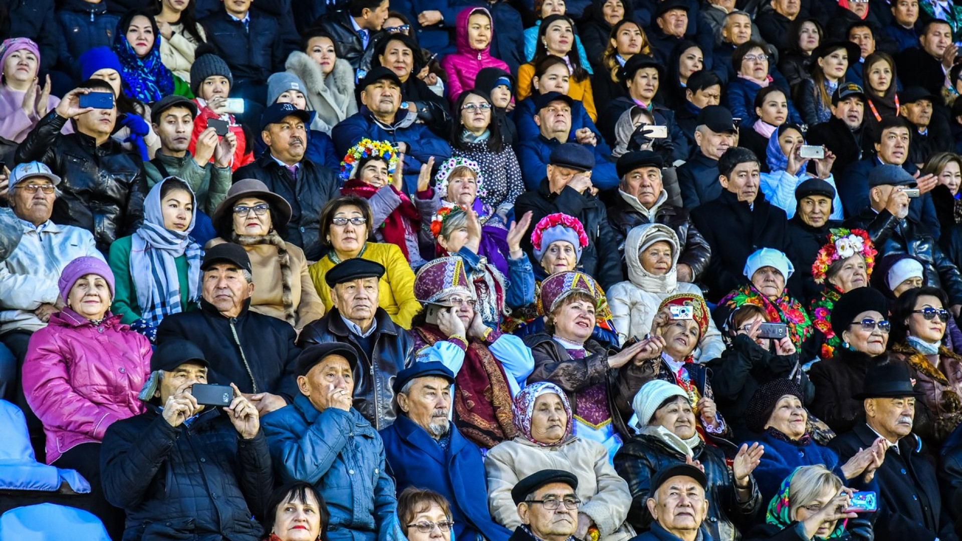 Астана сколько людей. Население Казахстана. Население РК. Казахстанцы люди. Население Казахстана люди.