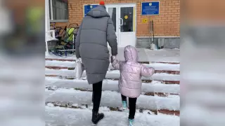 4-летнюю девочку без присмотра нашли возле детсада в Нур-Султане