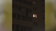 Полицейский перелез на этаж ниже и спас малышей в Нур-Султане