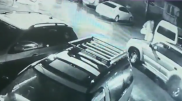 Серийный автовор попал на видео в Алматы