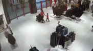 "Воровали, прикрываясь детьми". Полиция задержала сестер близ Алматы