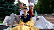 Үйлену тойын қазақы дәстүрмен өткізіп, балаларына қазақша есім берген голландиялық азамат