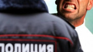 Житель Актау укусил участкового