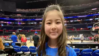 Казахстанка Софи Манасян была ведущей на игре команд NBA