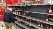 Итальянцы массово скупают продукты из-за коронавируса