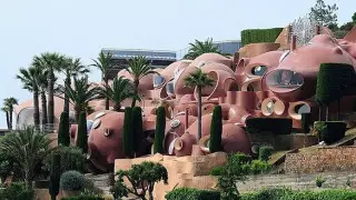 Пьер Карден продает самый дорогой особняк в Европе