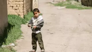 "Шешеңді боқташы". Былапыт сөз айтқан баласына марқаятын ата-аналарға психолог ескерту жасады