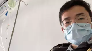 "Говорили, что я мутировал". Китаец рассказал, как заболел COVID-19