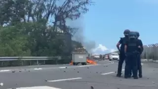 Французская полиция ввязалась в драку из-за туристов и коронавируса