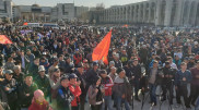 18 милиционеров пострадали во время беспорядков в Бишкеке