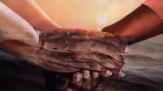 Обойдемся без рукопожатий. Как коронавирус меняет традиции