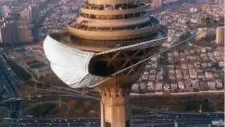 На знаменитый небоскреб "надели" маску из-за коронавируса