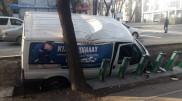 Женщине оторвало ногу на остановке в Алматы