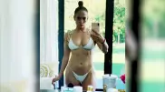 50-летняя Дженнифер Лопес выложила в Instagram видео в купальнике 