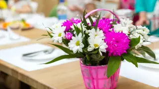 Не дарить цветы начальницам призвали казахстанцев