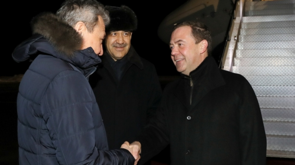 Медведев прилетел в Казахстан на встречу с Назарбаевым и Токаевым
