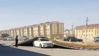 В Атырау третьи сутки не утихает пыльная буря