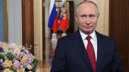 "Путин превращается в монарха": Эксперты о поправке в Конституцию РФ