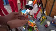 Школьники создали робота из Lego для борьбы с коронавирусом