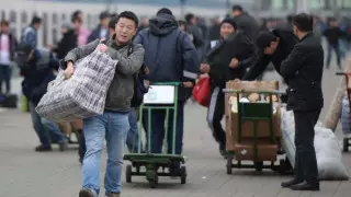 Казахстан за год покинули 22 тысячи человек