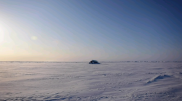 Американская подлодка всплыла в Арктике, пробив лед