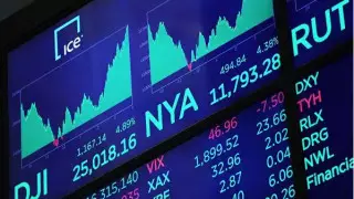 Американская биржа закрылась невиданным за 30 лет обвалом