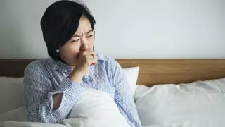 Казахстанцев попросили не приходить в больницы с температурой и кашлем