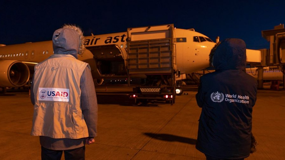 Самолет с гуманитарной помощью из Америки прилетел в Казахстан