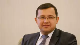 Советник Токаева объяснил введение чрезвычайного положения